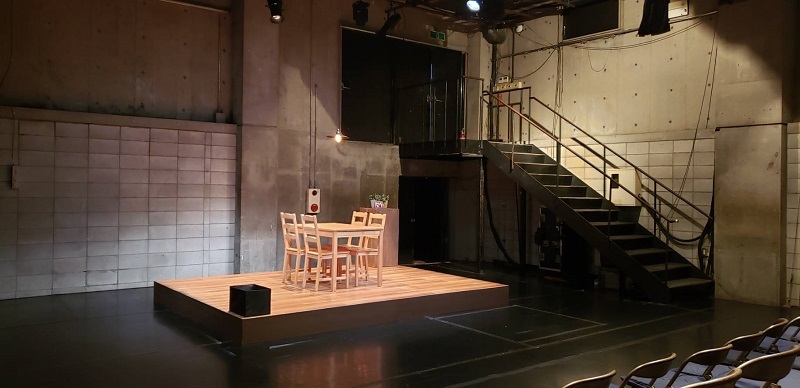 劇団papercraft第4回公演『椅子に恋した娘』舞台写真