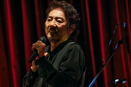 市村正親、ブルーノート東京で魅せた役者生活50年の歴史と挑戦　サプライズゲストで篠原涼子が登場した、オフィシャルライブレポート公開