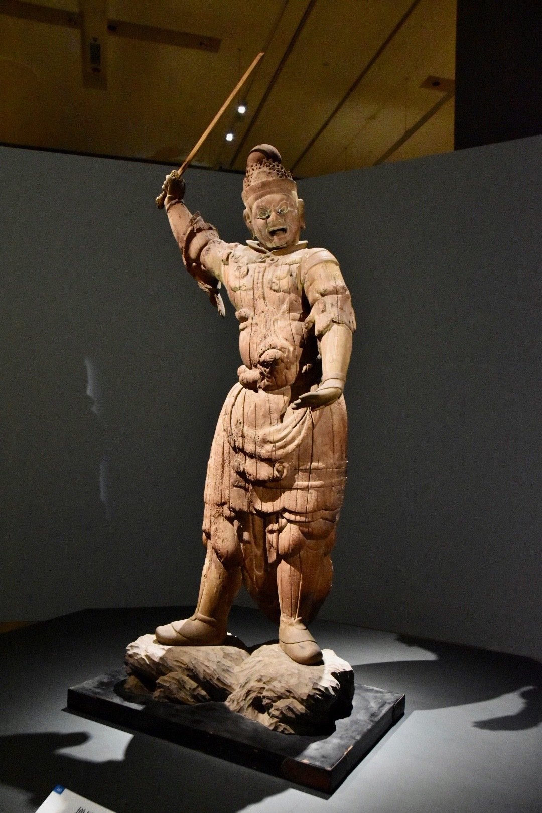 四天王像のうち 増長天立像（重要文化財）　平安時代 9世紀　島根・萬福寺（大寺薬師）
