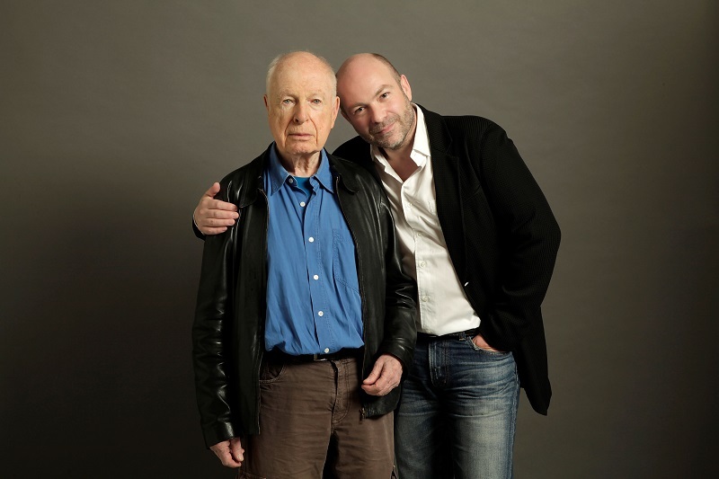 ピーター・ブルック(左)とサイモン・ブルック(右) 　　　　　　Photo by Régis Daudeville