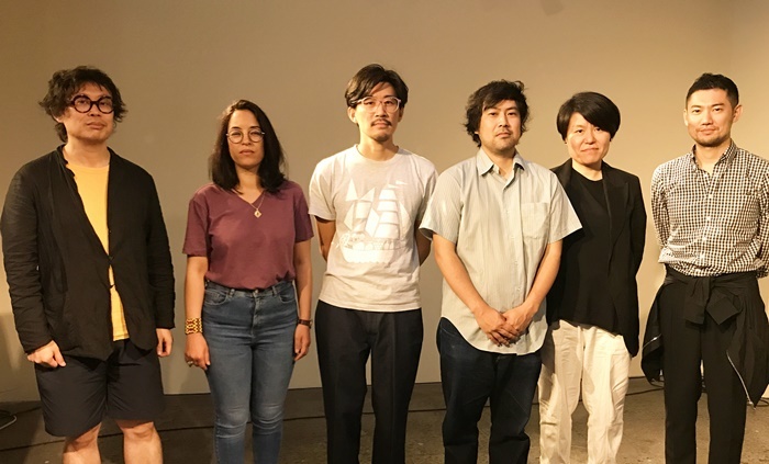 （左から）岡田利規（チェルフィッチュ）、ブシュラ・ウィーズゲン、久門剛史、金氏徹平、サイレン・チョン・ウニョン、橋本裕介（KEXプログラム・ディレクター）