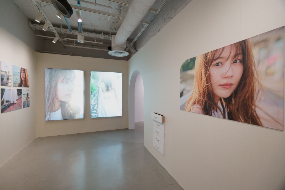 有村架純の初写真展『sou.』はファンへの想いに溢れていた 心と、掌を