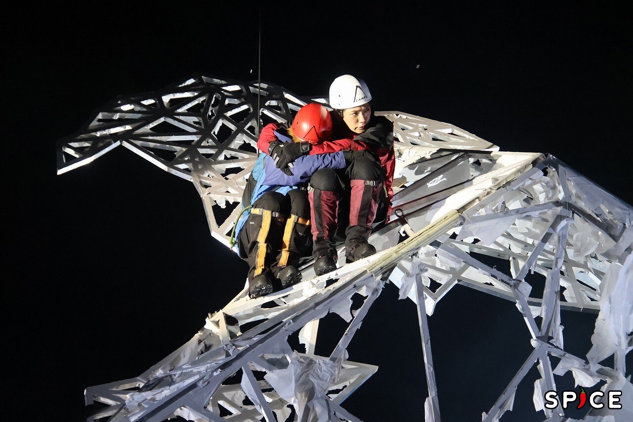 『Touching the Void タッチング・ザ・ヴォイド ～虚空に触れて～』舞台写真