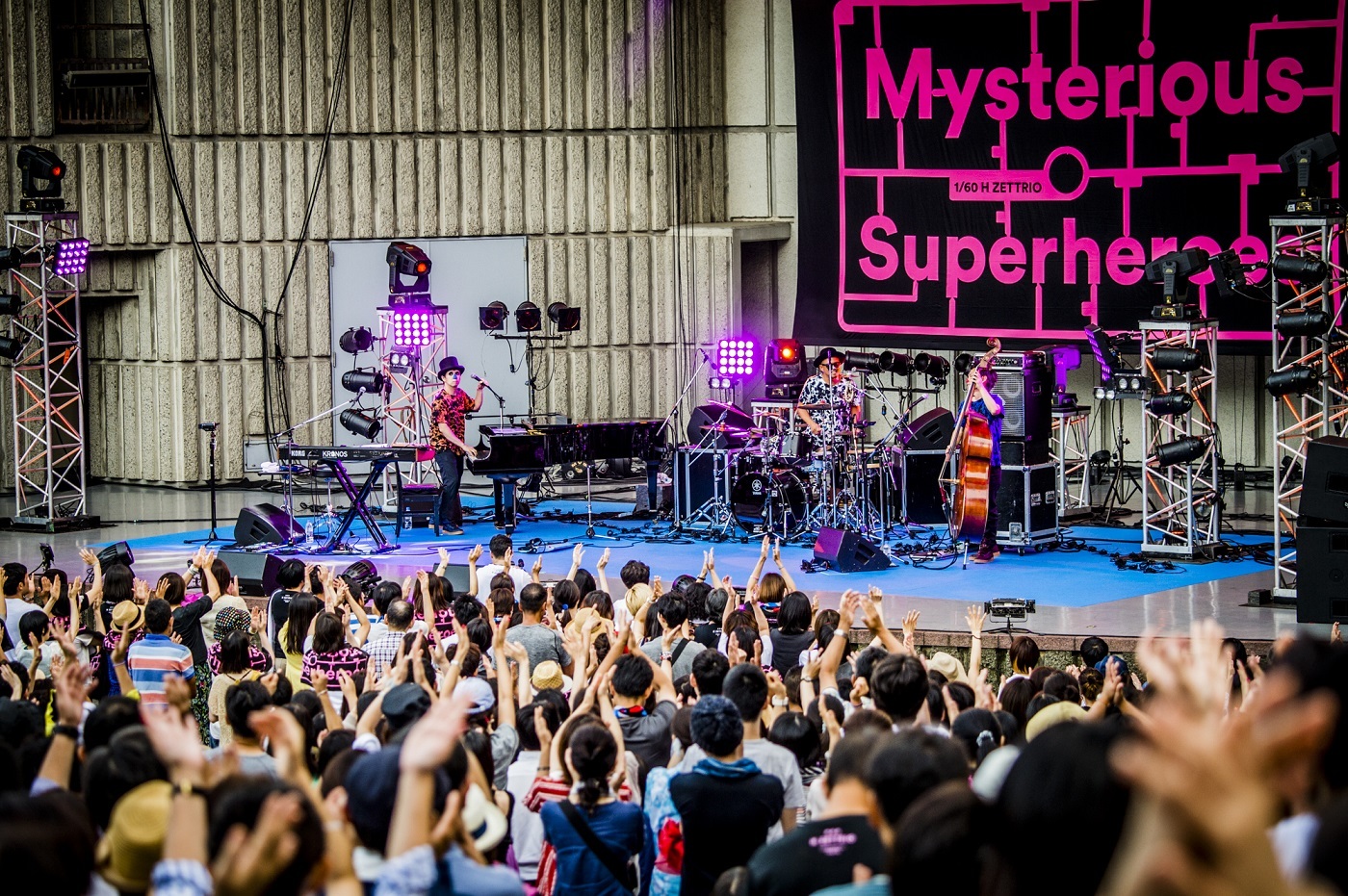 H ZETTRIO