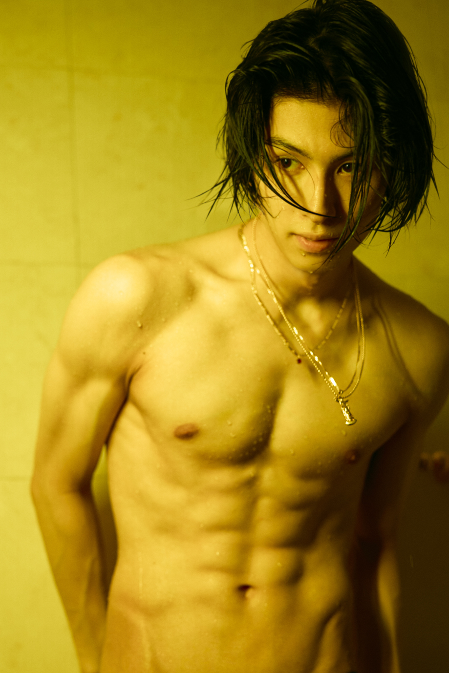 長谷川慎（THE RAMPAGE from EXILE TRIBE） 写真集『CHARACTER』より 撮影／荒木勇人