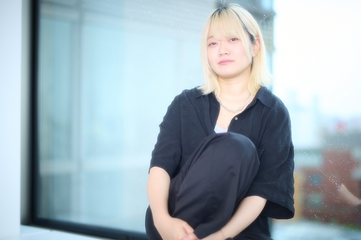 岡田 安未 (Gt,Cho)