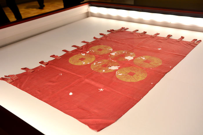茜染の旗│16世紀　長野・真田宝物館蔵