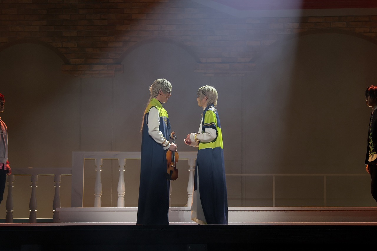 　　　(C)Liber Entertainment Inc. All Rights Reserved. (C)MANKAI STAGE『A3!』製作委員会