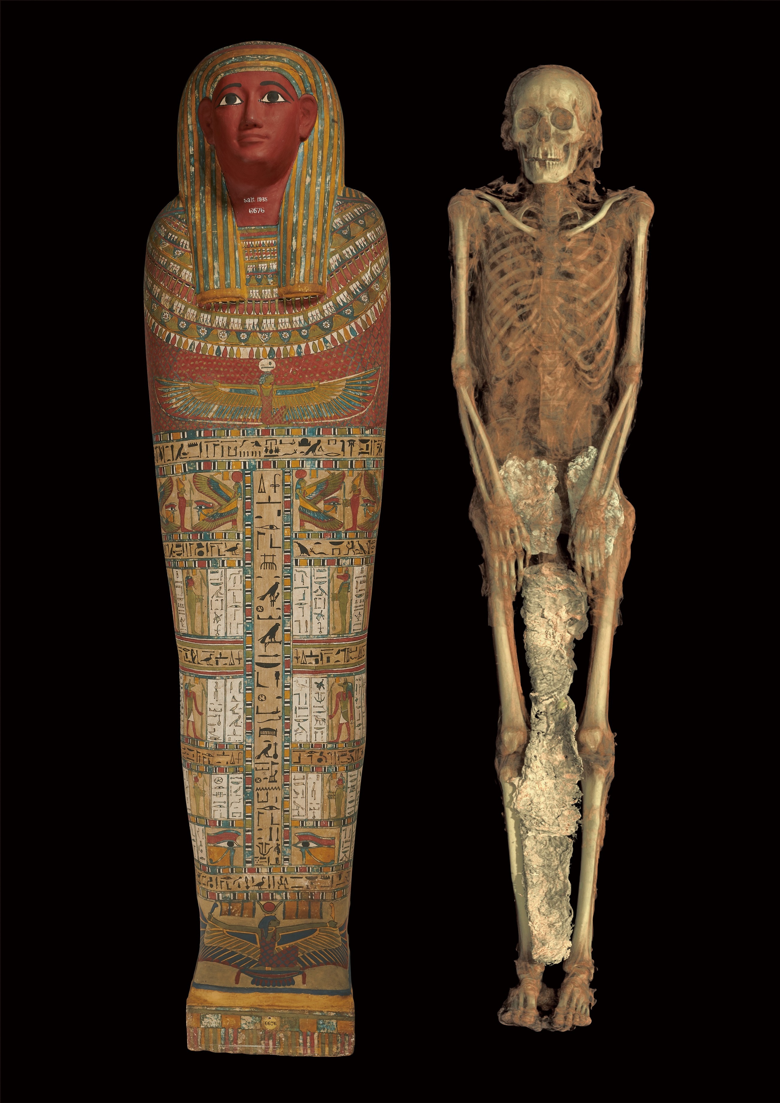 ペンアメンネブネスウトタウイの内棺と、ミイラのCTスキャン画像から作成した3次元構築画像 第3中間期・第25王朝、前700年頃　大英博物館　 (c) The Trustees of the British Museum