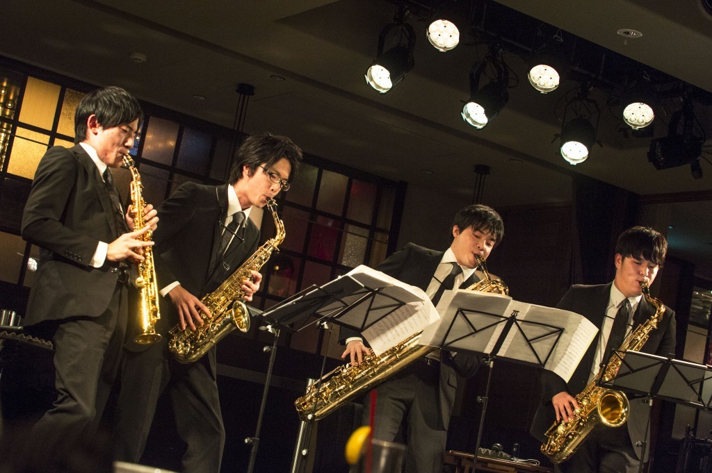 上野耕平率いるサクソフォン四重奏 The Rev Saxophone Quartet が