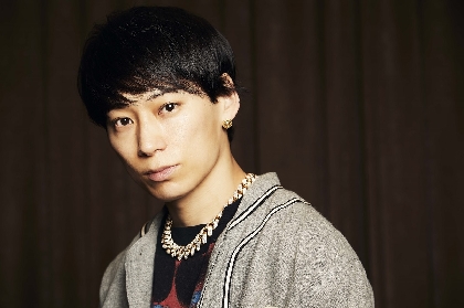 UVERworld TAKUYA∞に訊く、新曲「NAMELY」の歌詞に表れたリアリズムとコロナ禍での新たな気づき | SPICE -  エンタメ特化型情報メディア スパイス