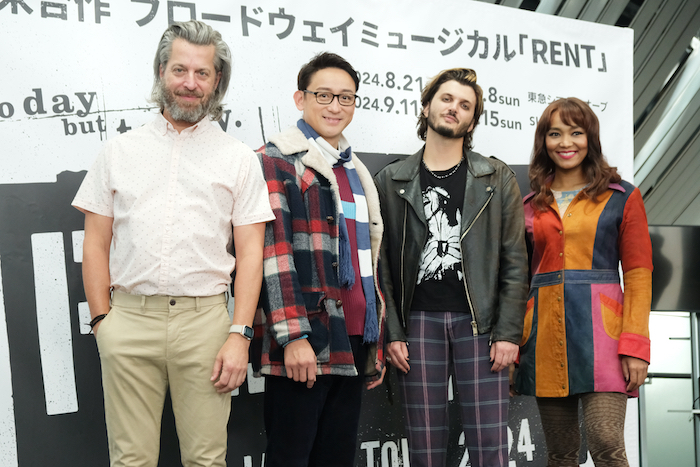 （左から）演出のトレイ・エレット(Trey Ellet)、山本耕史、アレックス・ボニエロ(Alex Boniello)、クリスタル・ケイ(Crystal Kay)