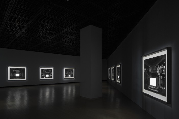 〈廃墟劇場〉2015（展示風景）©Sugimoto Studio