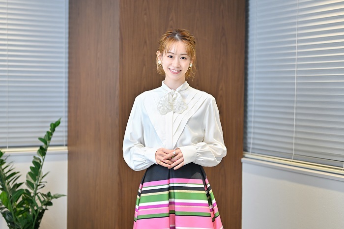 愛希れいか 　　撮影：阿部章仁
