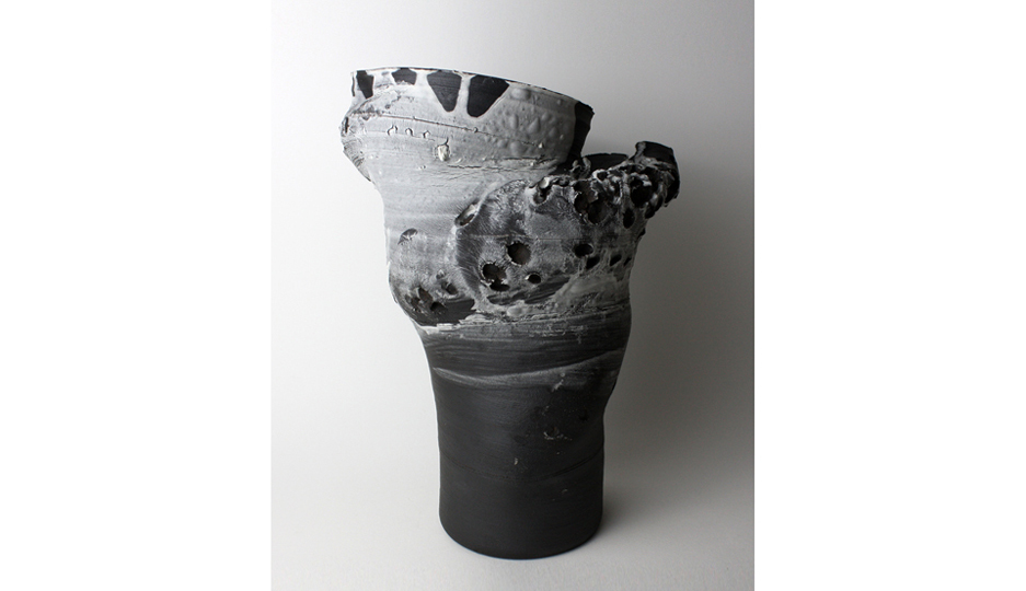  Untitled 2016 ceramic h.29.0 × w.21.5 × d.20.5 cm ©Toshiaki Noda 