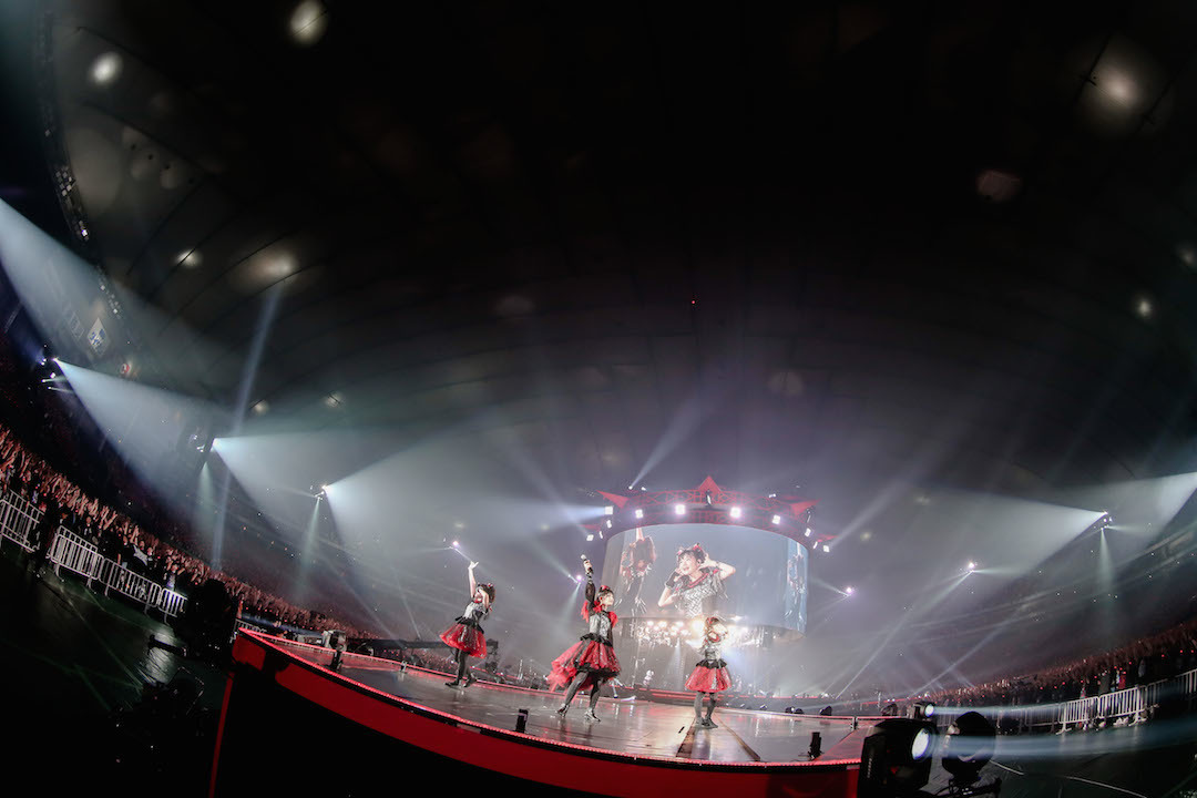 BABYMETAL Photo Taku Fujii 、(C) AMUSE INC. / TOY’S FACTORY