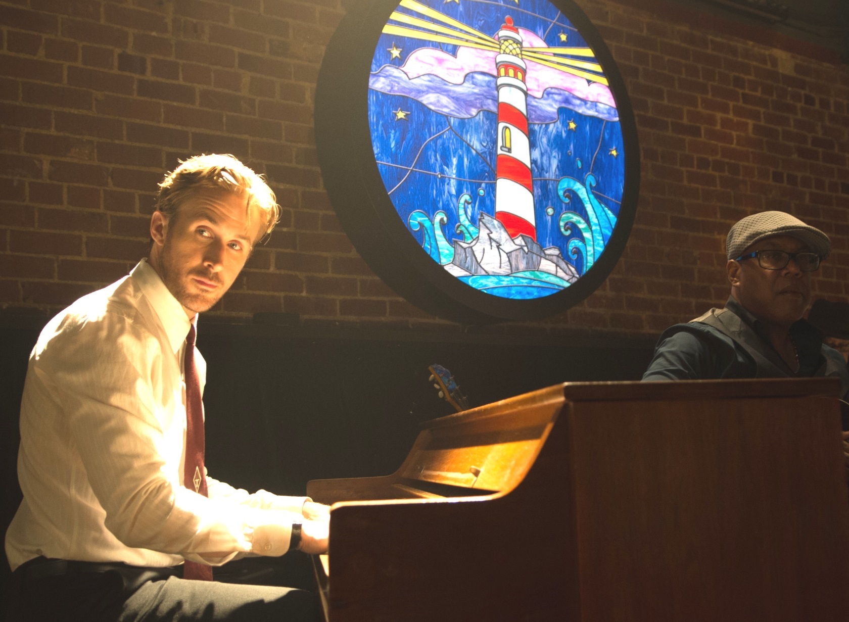 ライアン・ゴズリング EW0001: Sebastian (Ryan Gosling) and Mia (Emma Stone) in LA LA LAND. Photo courtesy of Lionsgate. （C） 2016 Summit Entertainment, LLC. All Rights Reserved.