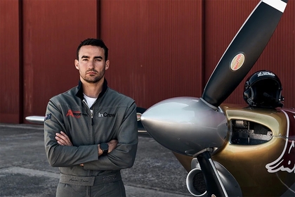 “空のブレイキン”『WINGS 2025』で期待の新星アーロン・デリューが室屋義秀と競演！