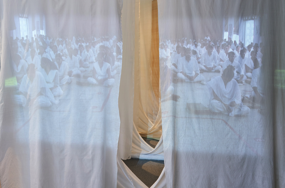 「Khadi インドの明日をつむぐ - Homage to Martand Singh -」展会場風景 (Photo: Masaya Yoshimura)