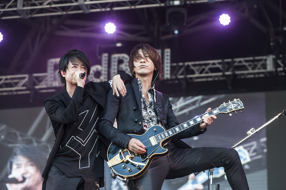 GLAY、『Red Bull Air Race』スペシャルライブで5万5000人が熱狂