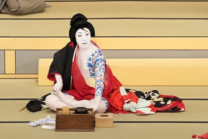 八代目菊五郎と新・菊之助、弁天小僧菊之助で襲名披露！ 音羽屋
