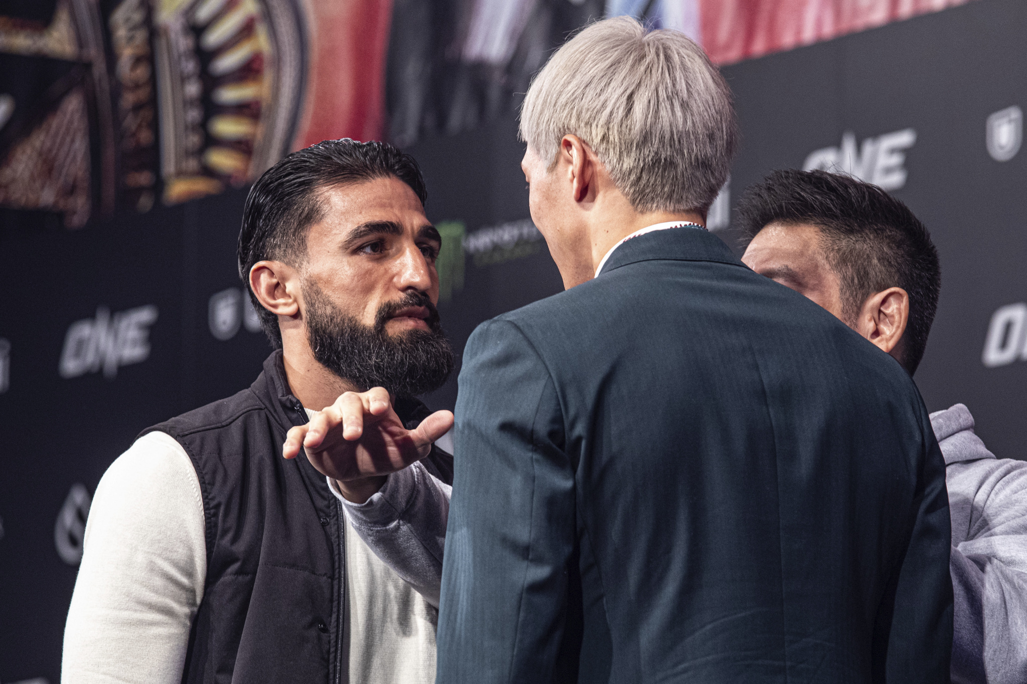 グレゴリアン（左）