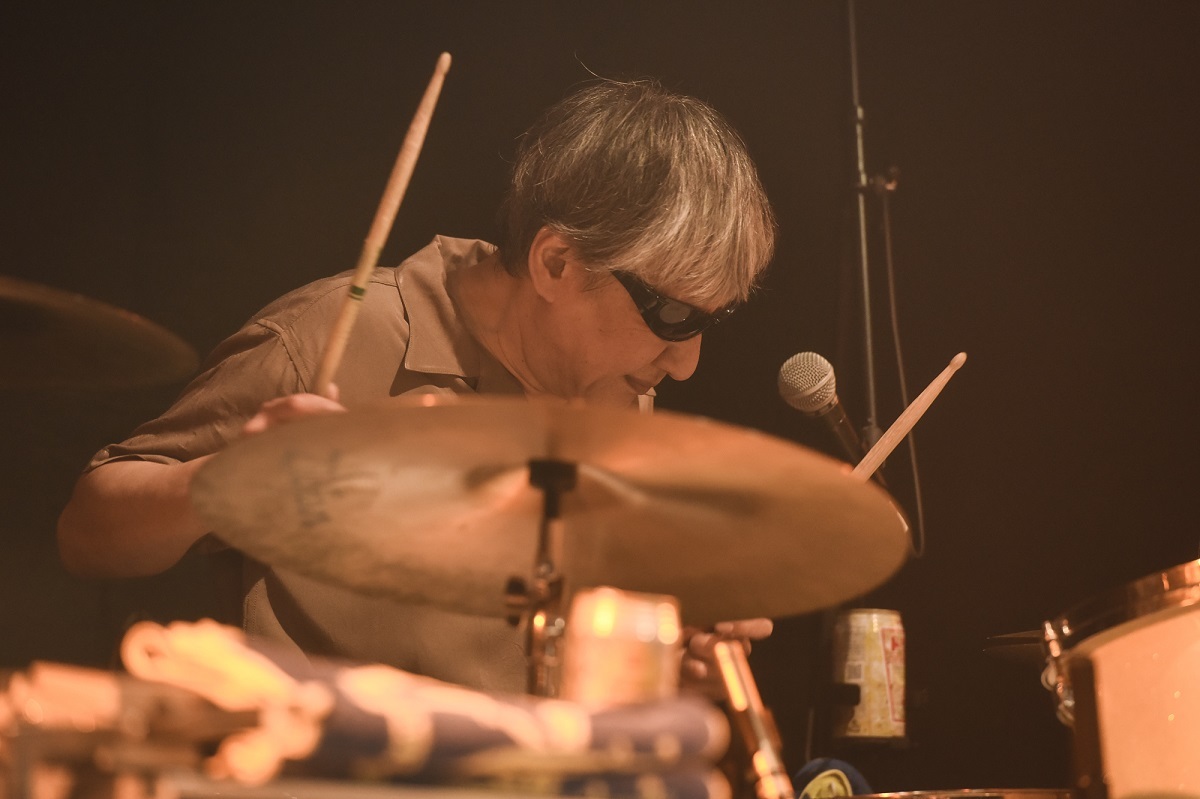 the pillows 撮影＝釘野孝宏