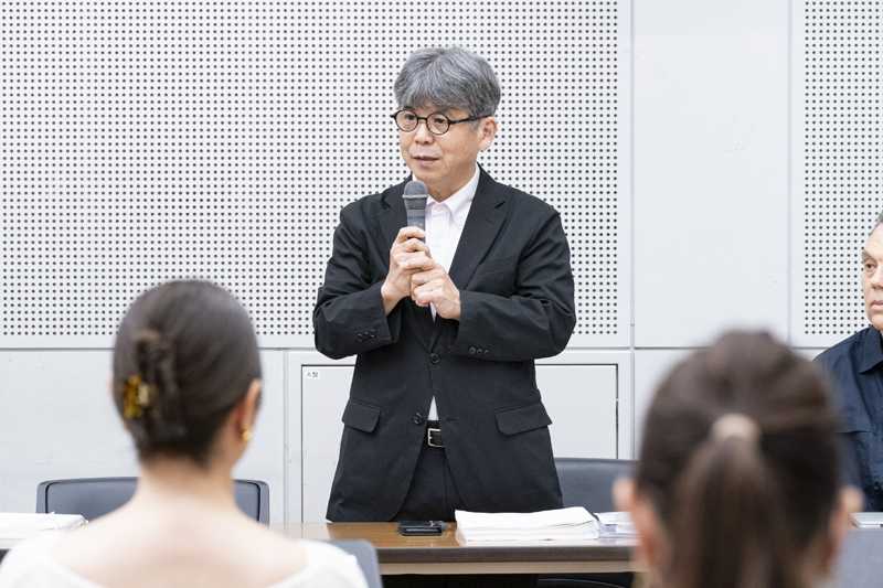 （撮影：堀田力丸　提供：新国立劇場）