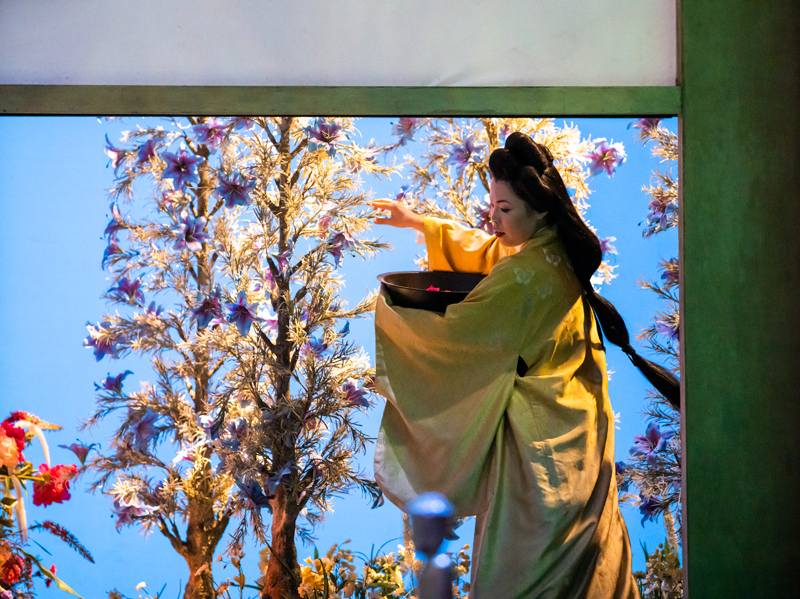 ロイヤル・オペラ《蝶々夫人》Production photo of Madama Butterfly   ©2022 ROH. Photograph by Tristram Kenton 