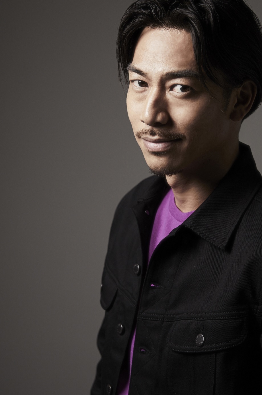 AKIRA 撮影＝岩間辰徳