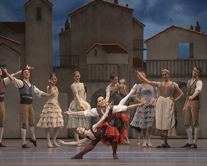 Akane Takada and Alexander Campbell in The Royal Ballet's Don Quixote 　 (c) ROH 2019. Photo by Andrei Upenski