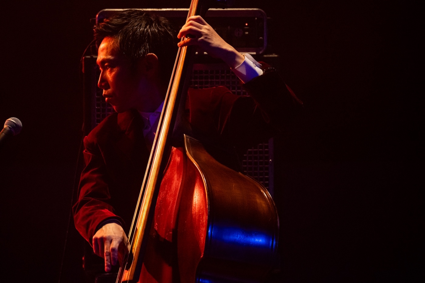 H ZETTRIO