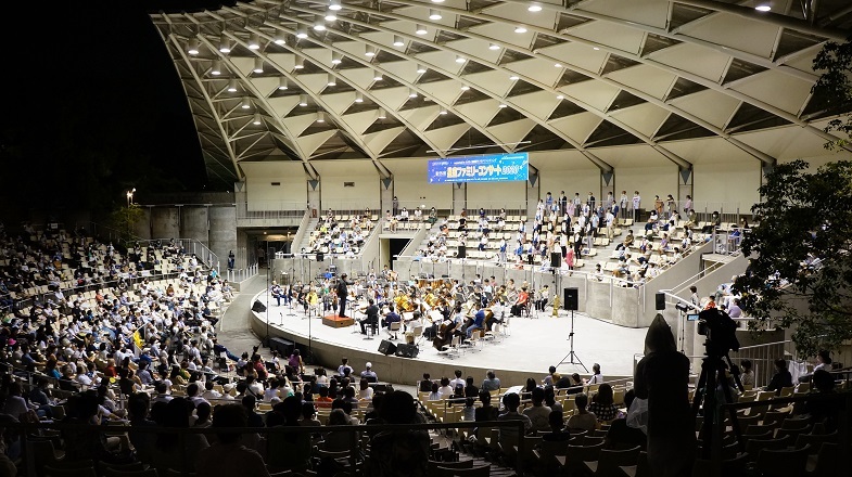 昨年の「星空ファミリーコンサート」（20.8.服部緑地野外音楽堂）