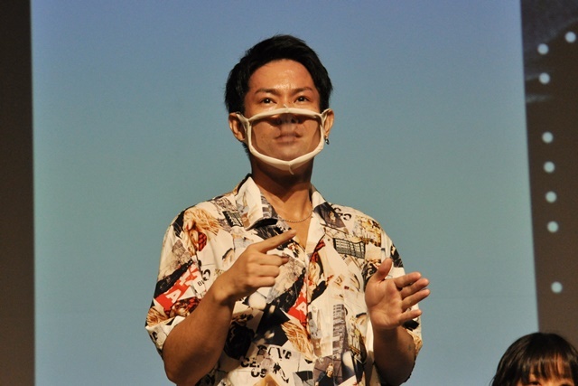 弁護士役の北薗知輝。