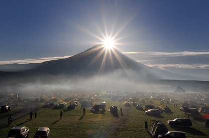 本格キャンプも日帰りも！　音楽と富士山に抱かれる秋フェス『朝霧JAM』で楽しみ尽くす流儀