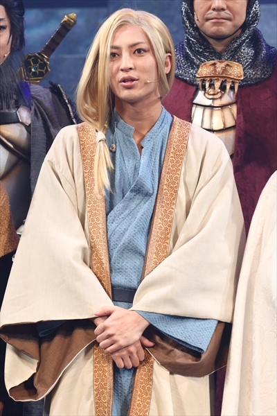 【ナルサス】斉藤秀翼 (C)荒川弘・田中芳樹・講談社/エイベックスピクチャーズ