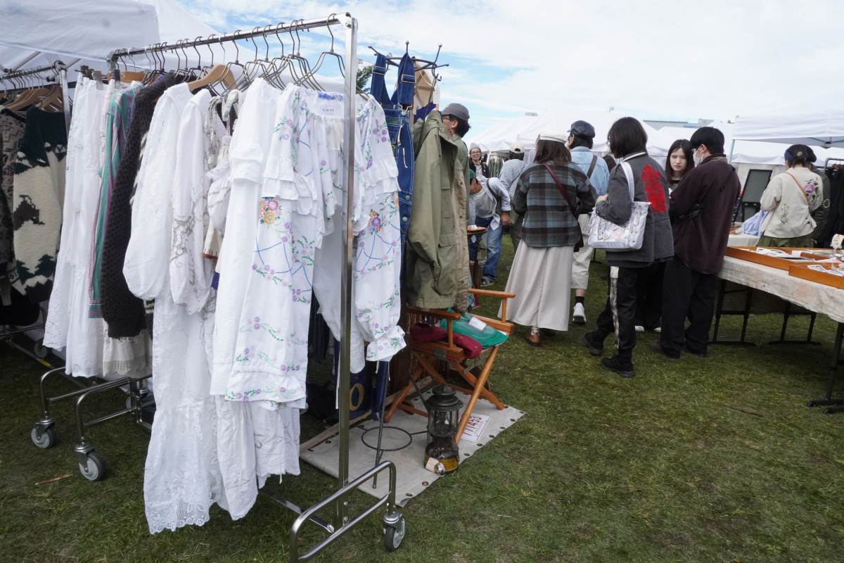 『東京蚤の市’25 AUTUMN』会場風景より