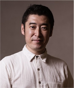 鶴貝好弘さん