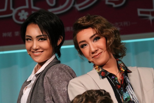 （左から）希波らいと、優波慧