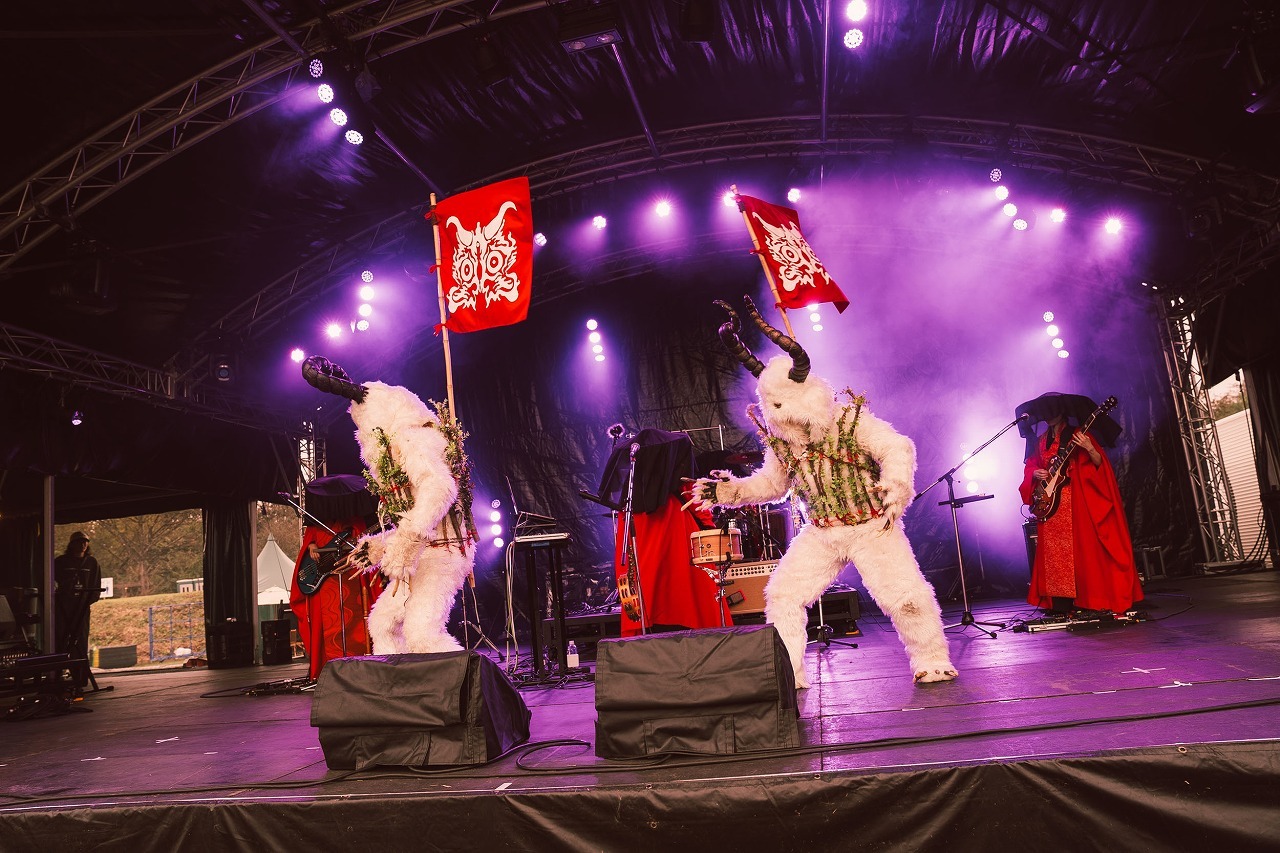 鬼の右腕　Ⓒ Taio Konishi