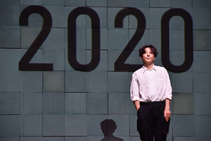 3万字のセリフを背負う高橋一生がとにかくすごい～舞台『2020（ニーゼロ ニーゼロ）』観劇レポート