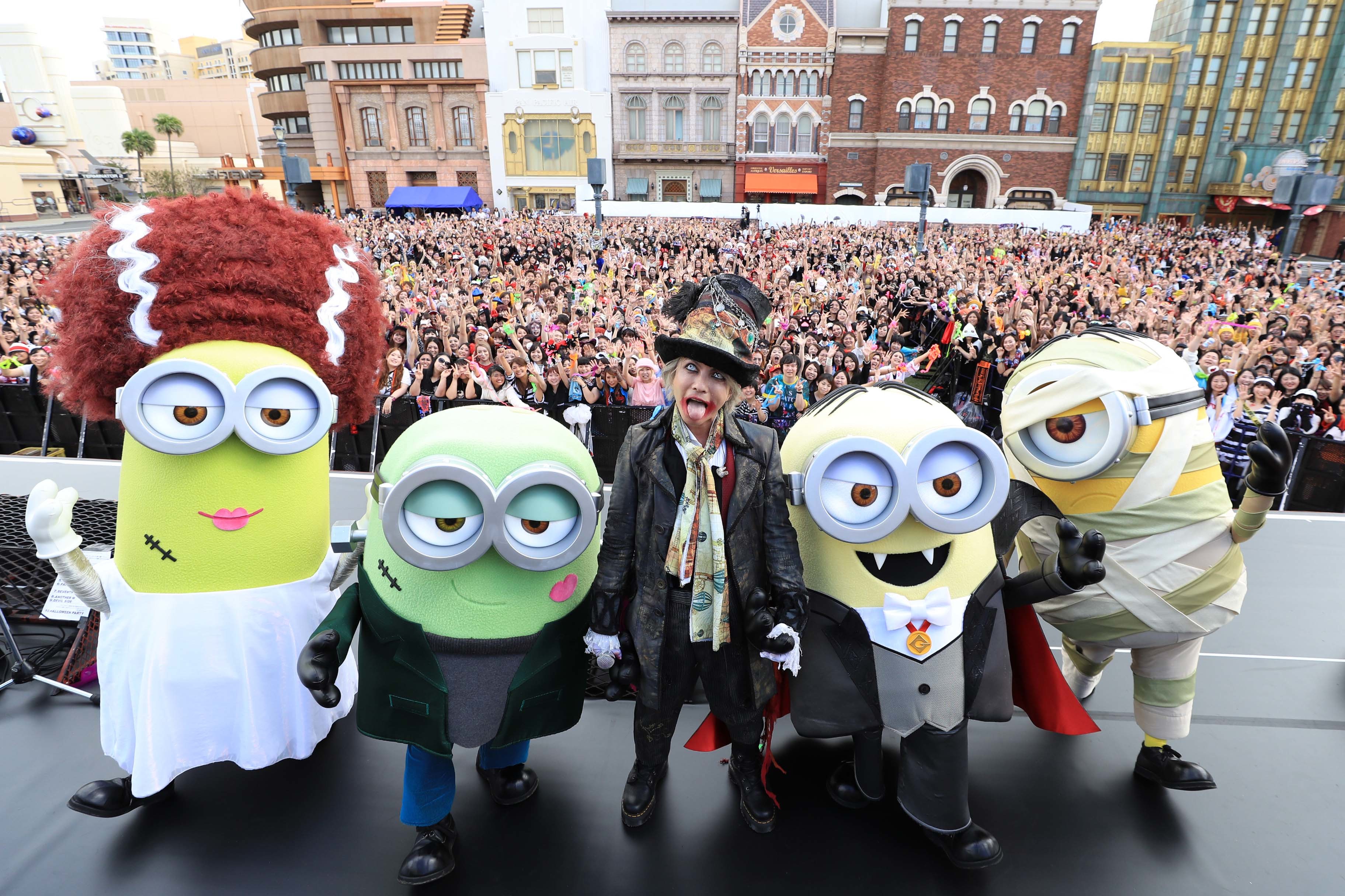 Despicable Me, Minion Made and all related marks and characters are trademarks and copyrights of Universal Studios.  Licensed by Universal Studios Licensing LLC. All Rights Reserved.　