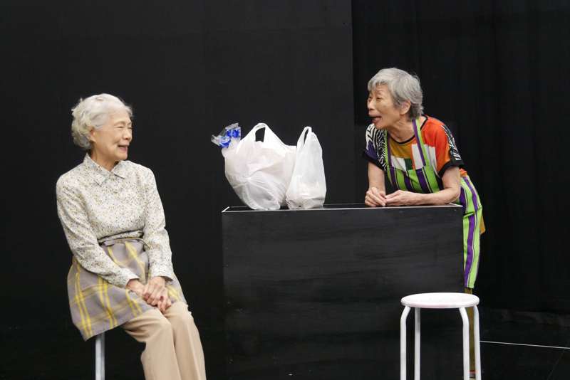 『石を洗う』稽古場より～寺田路恵、玉井碧