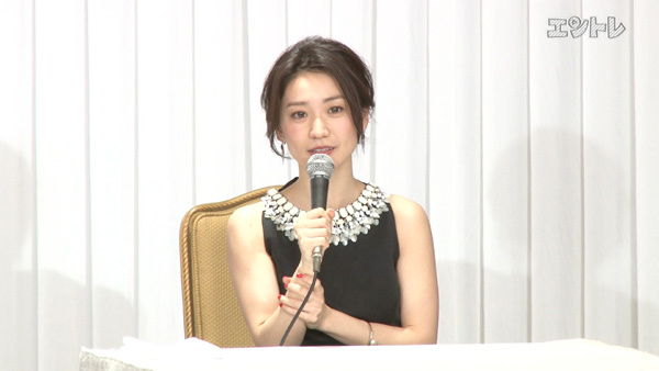 舞台「美幸」制作発表で話す大島優子