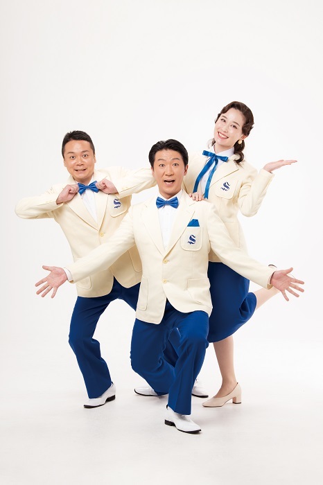 （写真左より）竹本真之改め曽我廼家桃太郎、植栗芳樹改め曽我廼家一蝶、桑野藍香改め曽我廼家いろは (C)松竹