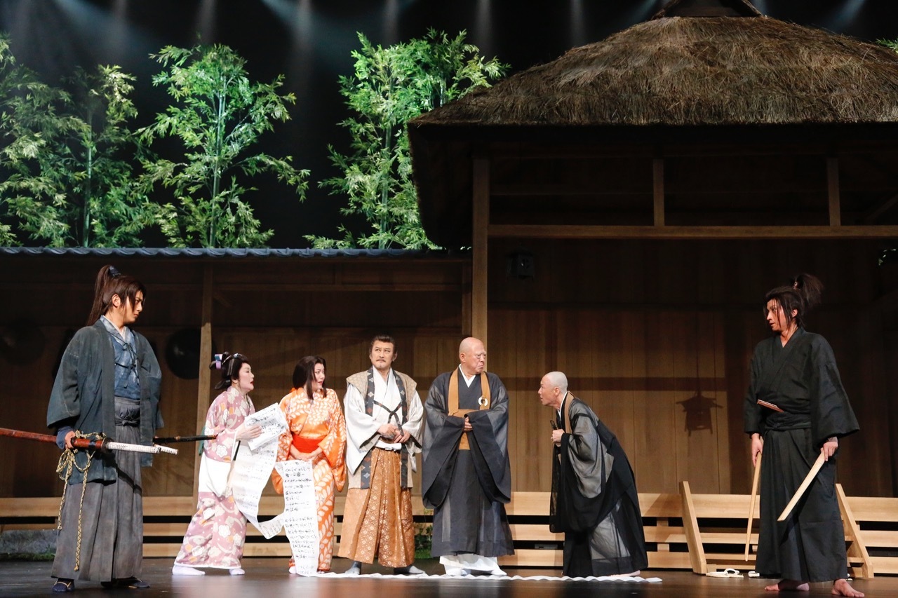 前回公演の舞台写真 (C)ホリプロ