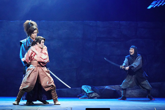 撮影：田中亜紀 （C）2019『けむりの軍団』／ヴィレッヂ・劇団☆新感線
