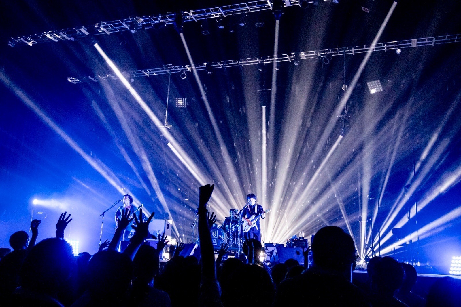 これぞUNISON SQUARE GARDEN、三位一体のアトラクティヴなライブに彼ら 