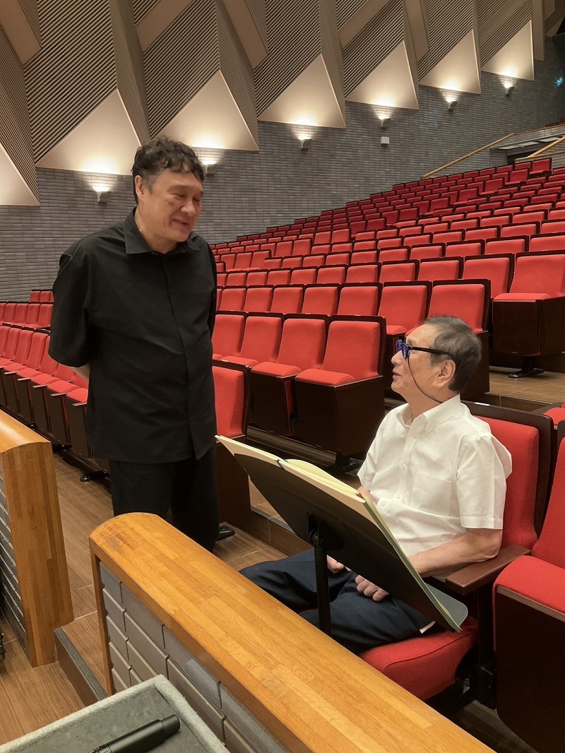 （左から）門倉聡氏、三枝成彰氏