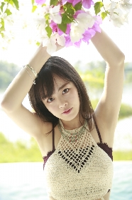 伊原六花さんのサイン入り第1.2弾写真集です。生写真付きです 伊原六花『R22』サイン入り写真集＋生写真1枚 détails d